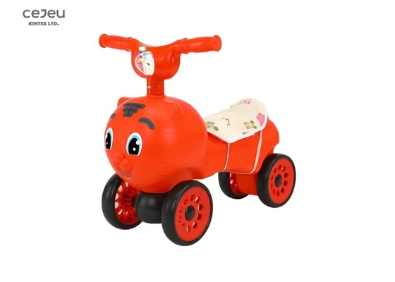 Voet aan Vloerduw langs Rit op Glijdend Toy Car Plastic